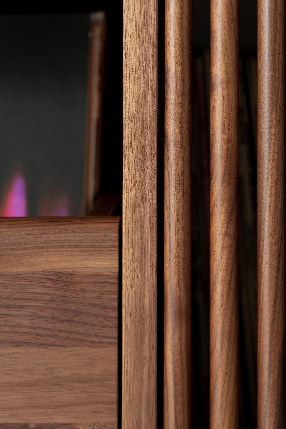 audionova-sik-ve-dayanikli-ceviz-plak-calar-kabini5