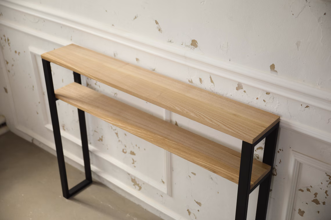 Siyah Metal Dresuar – Ahşap Detaylı Modern Duvar Konsolu5