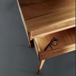 Compass Ayaklı İskandinav Komodin